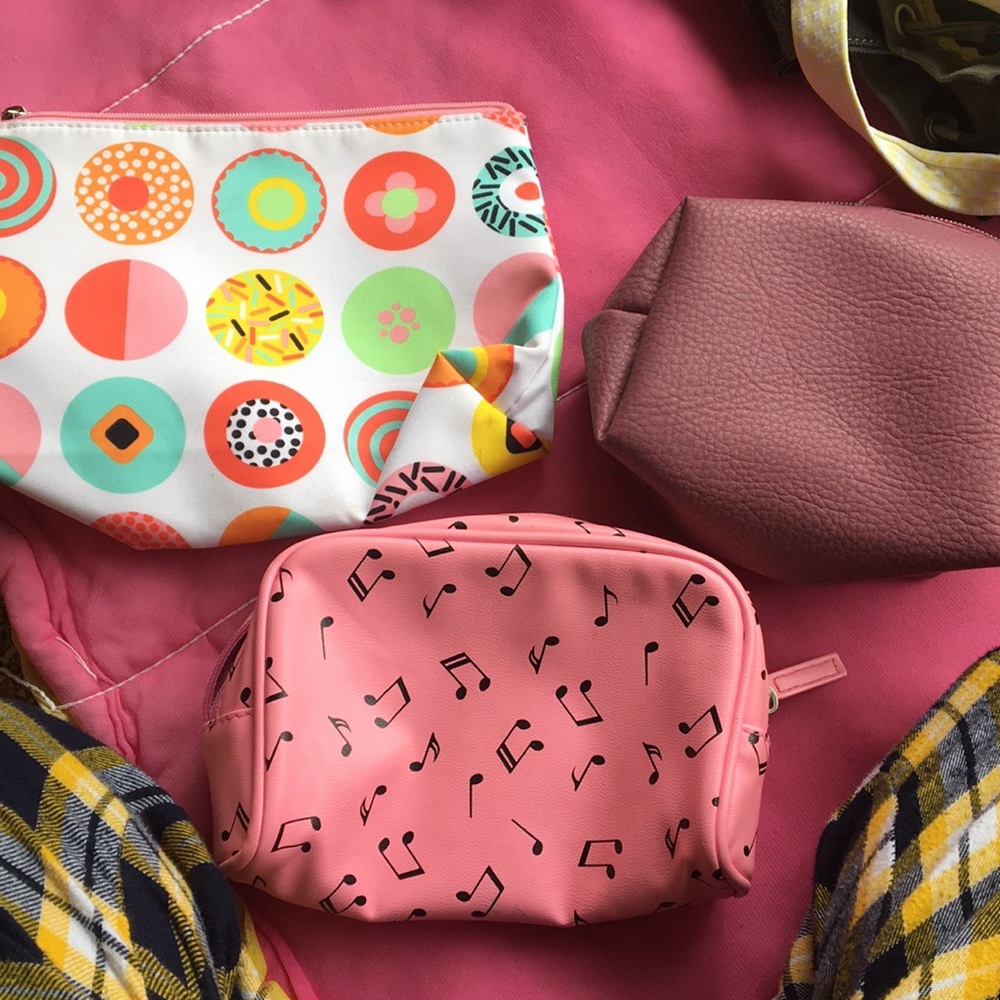 makeup bag bundle - Picture 2 of 2